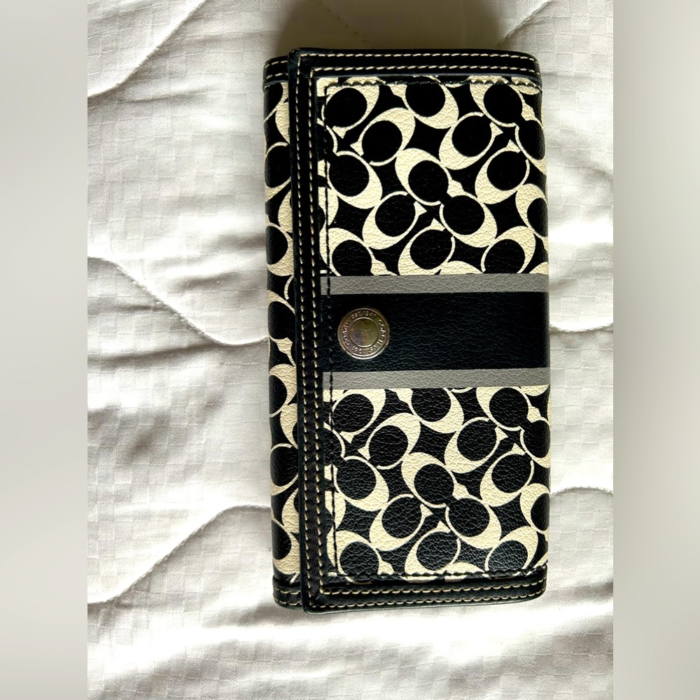 Coach Wallet - New - No flaws